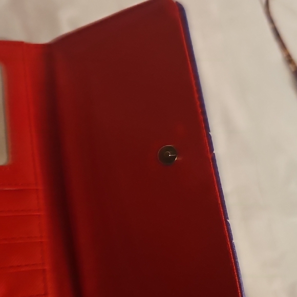 DC Comics Blue and Gold Wonder Woman Wallet - Picture 5 of 6